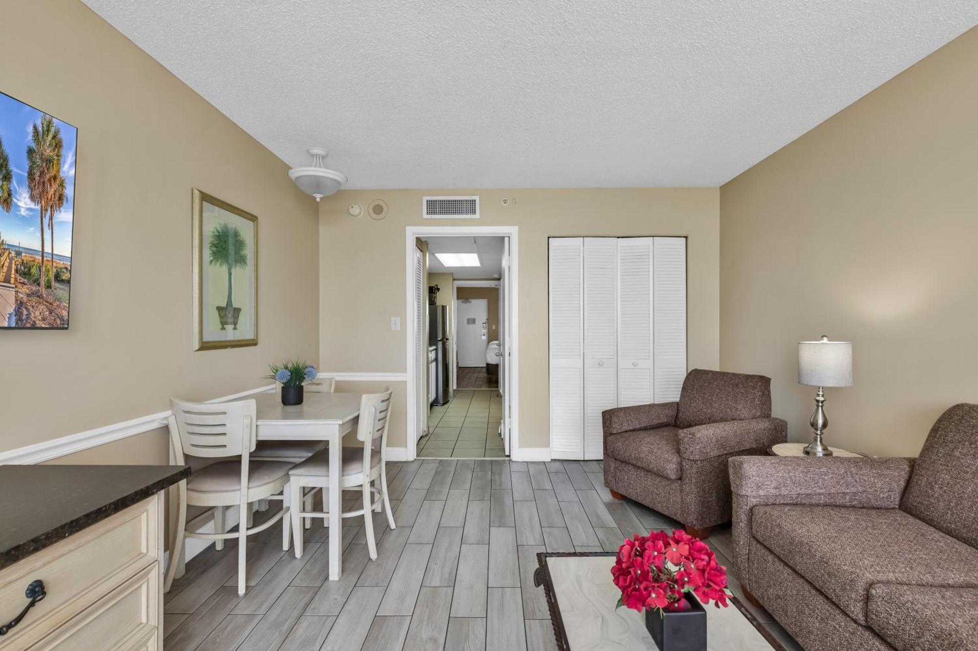Oceanfront Condo Camelot By The Sea Myrtle Beach Esterno foto
